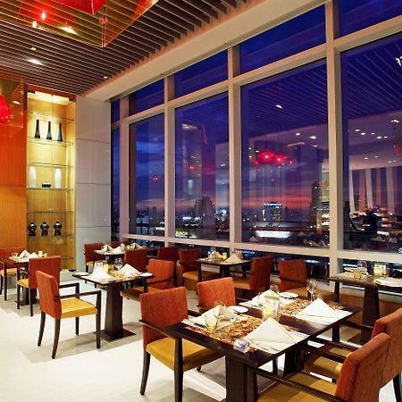 Centara Grand At Centralworld Bangkok Eksteriør bilde The restaurant