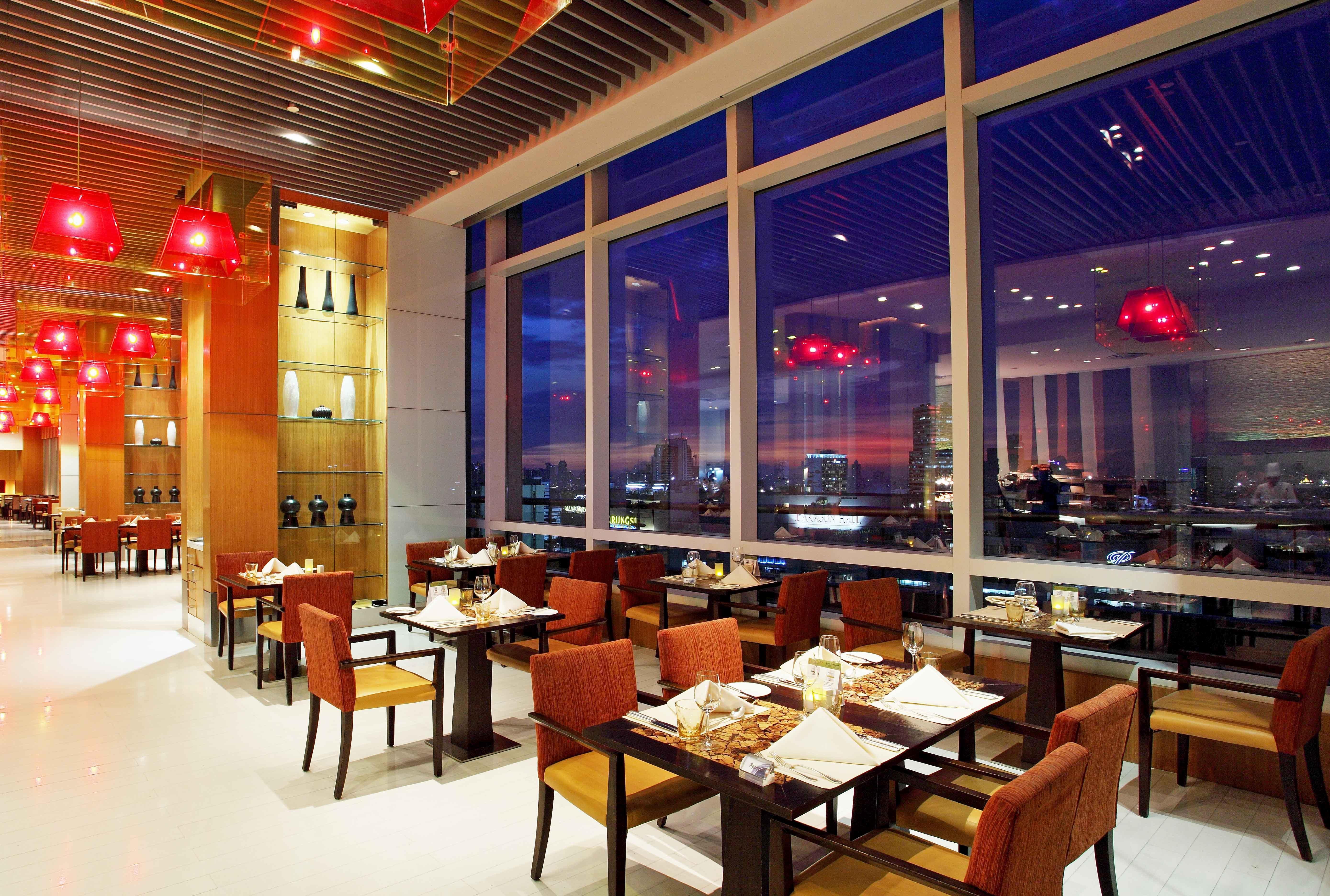 Centara Grand At Centralworld Bangkok Eksteriør bilde The restaurant